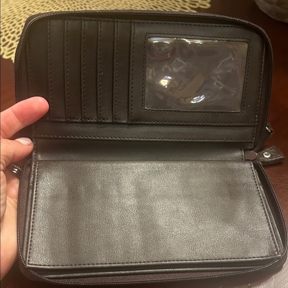 Liz Claiborne Brown Leather Wallet - Picture 9 of 10
